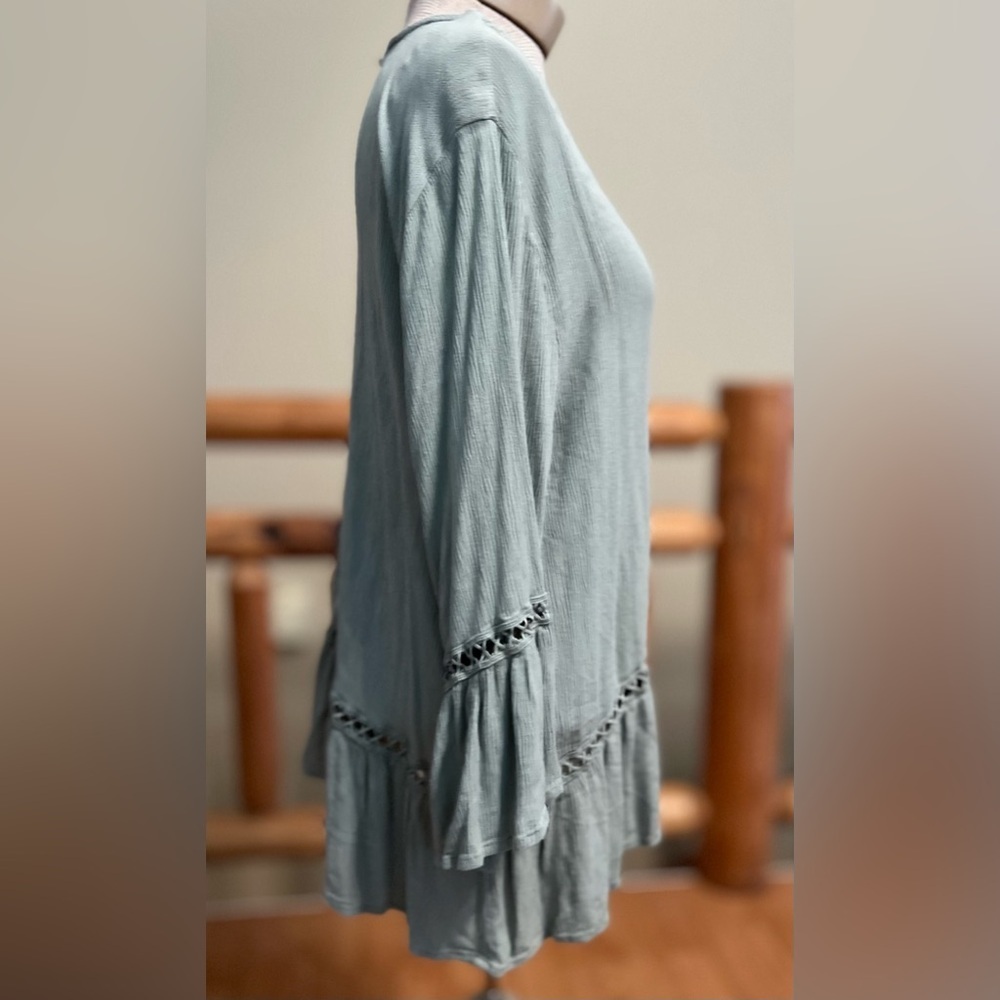 Bobeau Boho Peasant Top - Picture 4 of 8